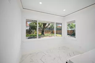 7702 Nairn St, Houston, TX 77074 - Photo 16
