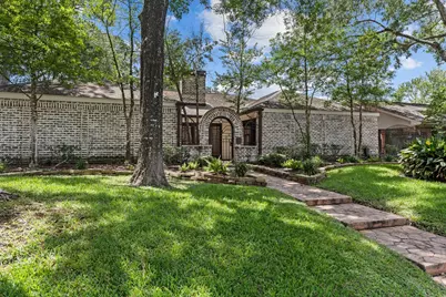 10007 Cedar Creek Drive, Houston, TX 77042 - Photo 2
