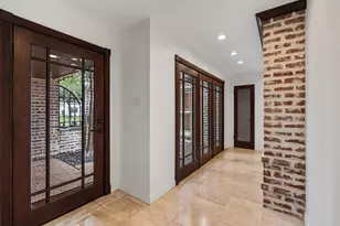 10007 Cedar Creek Dr, Houston, TX 77042 - Photo 8