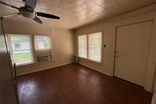2812 Angier Rd, Huntsville, TX 77340 - Photo 2