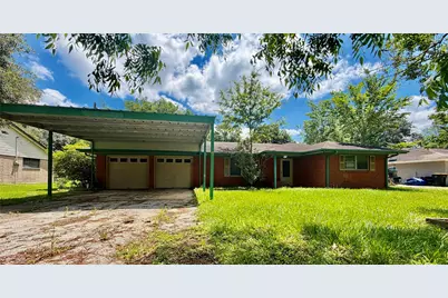 1205 Kansas Avenue S, Anahuac, TX 77514 - Photo 1