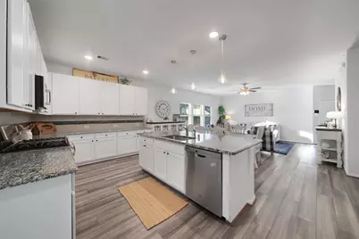 18736 Laurel Oaks Lane, Magnolia, TX 77355 - Photo 10