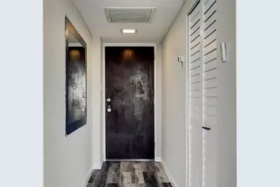 2016 Main Street #2204, Houston, TX 77002 - Photo 2
