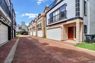 3045 Clinton Dr, Houston, TX 77020 - Photo 2