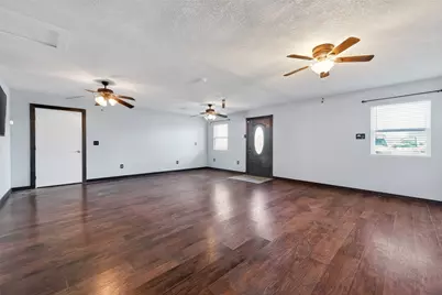 1910 Duncan Drive, Oyster Creek, TX 77541 - Photo 8