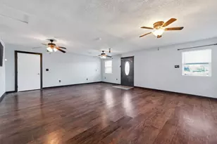 1910 Duncan Dr, Oyster Creek, TX 77541 - Photo 8