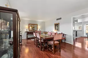 2101 Fountain View Dr, Houston, TX 77057 - Photo 2