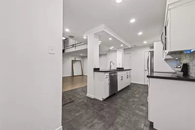 5524 Beverlyhill Street #2, Houston, TX 77056 - Photo 18
