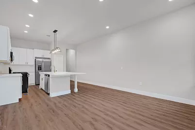 112 S San Jacinto Street, Conroe, TX 77301 - Photo 4