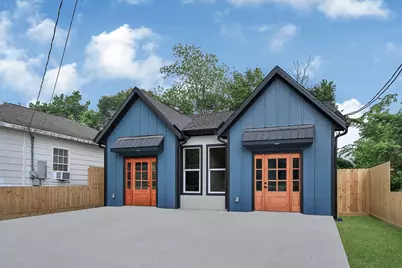 112 S San Jacinto Street, Conroe, TX 77301 - Photo 1