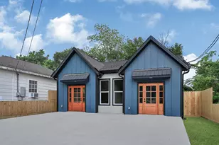 112 S San Jacinto St, Conroe, TX 77301 - Photo 1