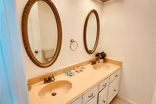 11306 Lovebird Ln, Houston, TX 77067 - Photo 4