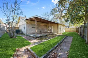 3819 Deerbrook Dr, Houston, TX 77339 - Photo 20
