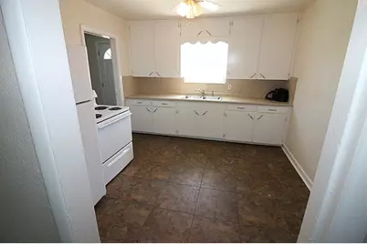 110 14th Street N, Texas City, TX 77590 - Photo 12