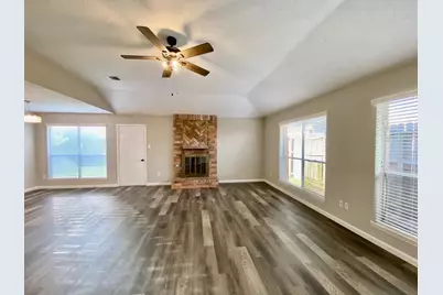 2406 Whitman Way Drive, Friendswood, TX 77546 - Photo 2