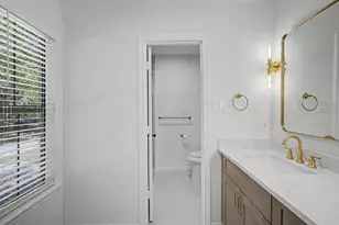 34 Brushwood Ct, The Woodlands, TX 77380 - Photo 10