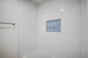 34 Brushwood Ct, The Woodlands, TX 77380 - Photo 6