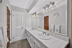 8111 Ivan Reid Dr, Houston, TX 77040 - Photo 22