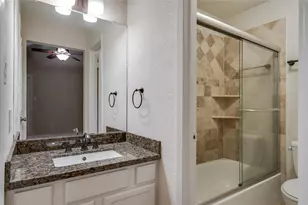 22 E Willowwood Ct, The Woodlands, TX 77381 - Photo 14