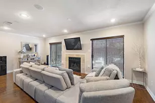 22 E Willowwood Ct, The Woodlands, TX 77381 - Photo 6