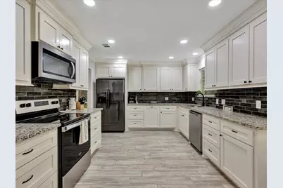 408 W Eucalyptus Street, Village Mills, TX 77663 - Photo 18