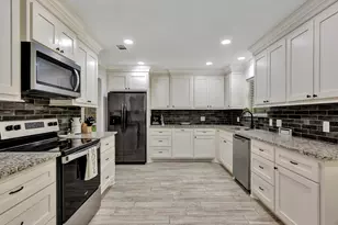 408 W Eucalyptus St, Village Mills, TX 77663 - Photo 18