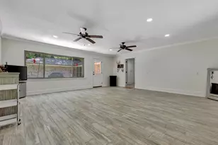 408 W Eucalyptus St, Village Mills, TX 77663 - Photo 22