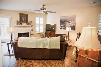 31 N Walden Elms Circle, The Woodlands, TX 77382 - Photo 4
