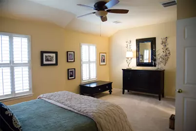 31 N Walden Elms Circle, The Woodlands, TX 77382 - Photo 18