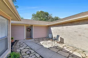 607 Dixie Dr, League City, TX 77573 - Photo 4