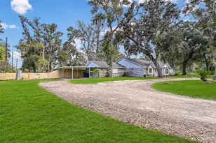 209 Buffalo Trail, Lake Jackson, TX 77566 - Photo 4