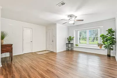 209 Buffalo Trail, Lake Jackson, TX 77566 - Photo 8