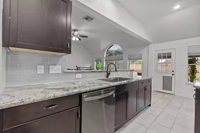 5115 Arborwood Drive, League City, TX 77573 - Photo 10