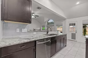 5115 Arborwood Dr, League City, TX 77573 - Photo 10