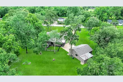 1107 Myrtlewood Drive, Friendswood, TX 77546 - Photo 4