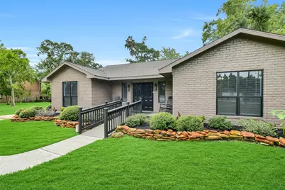 1107 Myrtlewood Drive, Friendswood, TX 77546 - Photo 2