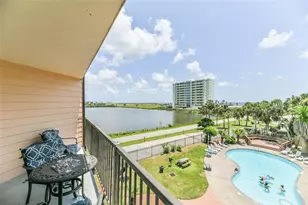 9520 Seawall Blvd, Galveston, TX 77554 - Photo 2