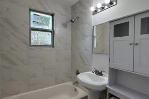 1324 W 10th St, Freeport, TX 77541 - Photo 8