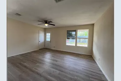 1324 W 10th Street, Freeport, TX 77541 - Photo 10
