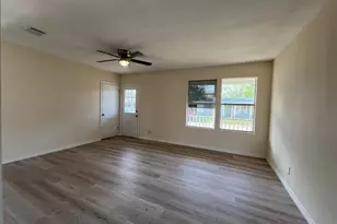 1324 W 10th St, Freeport, TX 77541 - Photo 10