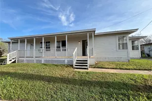 1324 W 10th St, Freeport, TX 77541 - Photo 1
