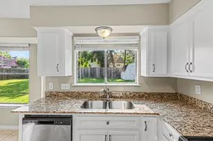 20038 Faye Oaks Dr, Humble, TX 77346 - Photo 8