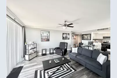 2016 Main Street #902, Houston, TX 77002 - Photo 2