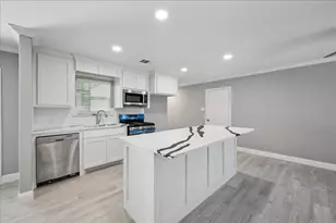 4601 Graves Ave, Groves, TX 77619 - Photo 6