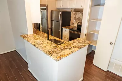 829 Wax Myrtle Lane #A, Houston, TX 77079 - Photo 4