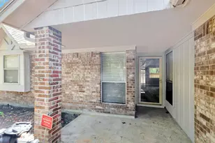 17 W Broken Oak, The Woodlands, TX 77381 - Photo 2