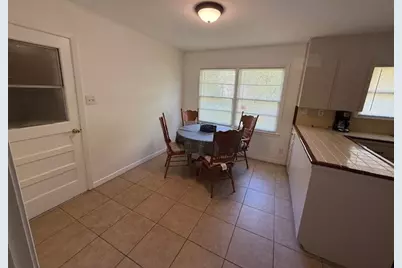 2118 14th Ave N, Texas City, TX 77590 - Photo 6