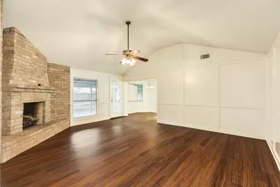 256 Freeman Boulevard, West Columbia, TX 77486 - Photo 8