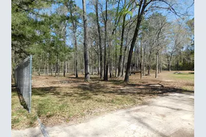 855 Bentwood Bend, Livingston, TX 77351 - Photo 22