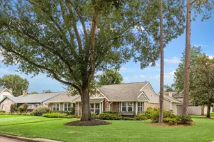 2702 Manila Ln, Houston, TX 77043 - Photo 2